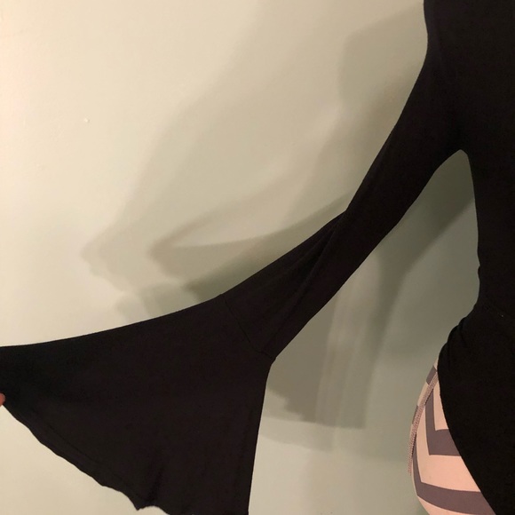 One piece - Picture 3 of 5